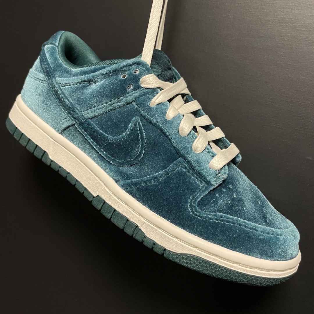 Nike WMNS Dunk Low “Atomic Teal”