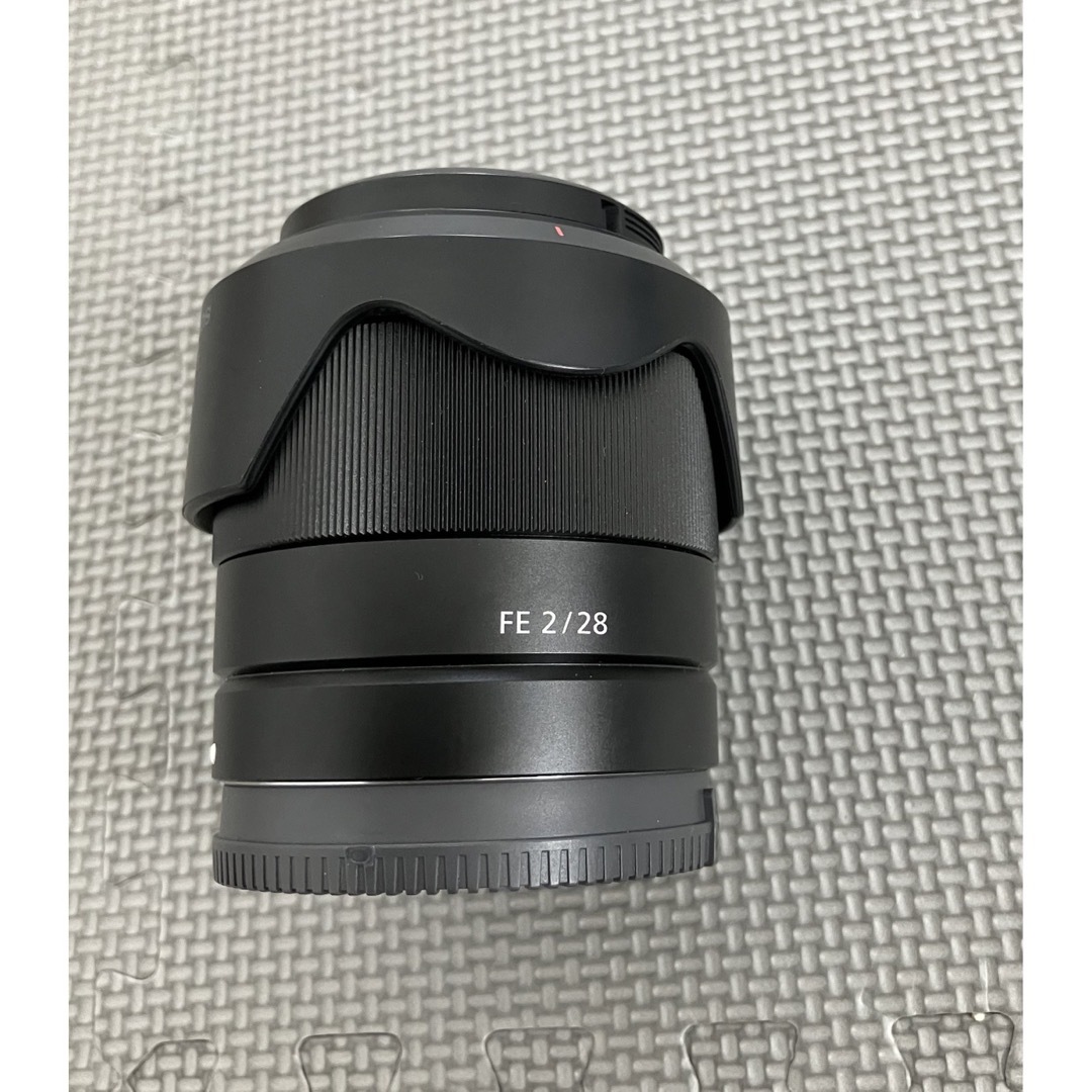 SONY  開放F値2.0の28mm広角単焦点レンズ FE28F2