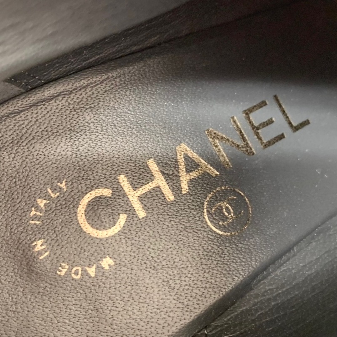 CHANEL(シャネル)のシャネル CHANEL ブーツ ショートブーツ 靴 シューズ ココマーク スエード グレー ブラック レディースの靴/シューズ(ブーツ)の商品写真