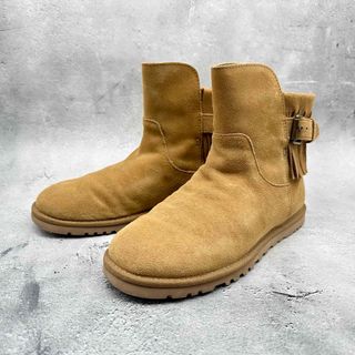 アグ(UGG)の【美品】アグ CARA フリンジ スエード ベージュ ショート ボア 極暖(ブーツ)