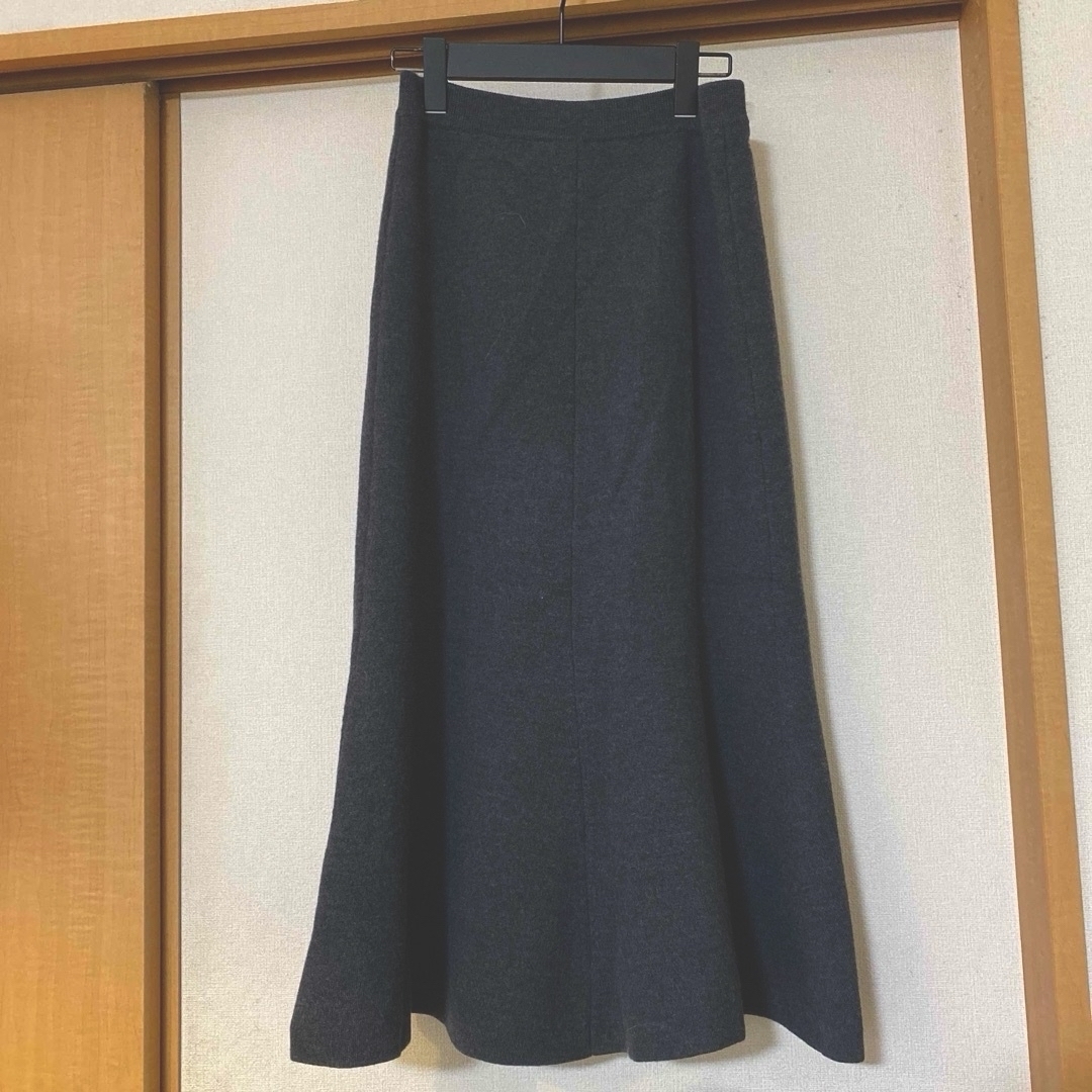 DEUXIEME CLASSE(ドゥーズィエムクラス)のAP studio ウール100フレアスカート　グレー　美品 レディースのスカート(ロングスカート)の商品写真