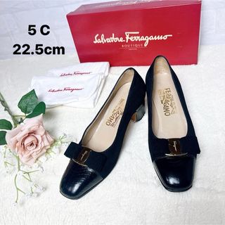 サルヴァトーレフェラガモ(Salvatore Ferragamo)の美品！Salvatore Ferragamoパンプス ヴァラ　 5Ｃ22.5cm(ハイヒール/パンプス)