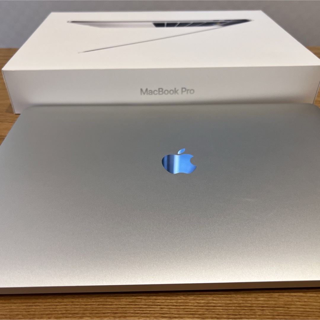 【極美品】MacBook Pro 15インチ　2016