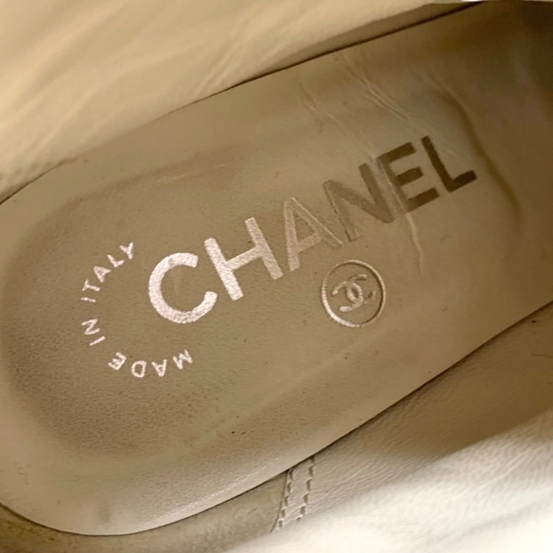 CHANEL(シャネル)のシャネル CHANEL ブーツ ショートブーツ 靴 シューズ ココマーク ウール ブラック ホワイト レディースの靴/シューズ(ブーツ)の商品写真