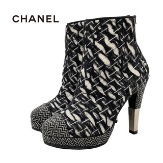 シャネル(CHANEL)のシャネル CHANEL ブーツ ショートブーツ 靴 シューズ ココマーク ウール ブラック ホワイト(ブーツ)
