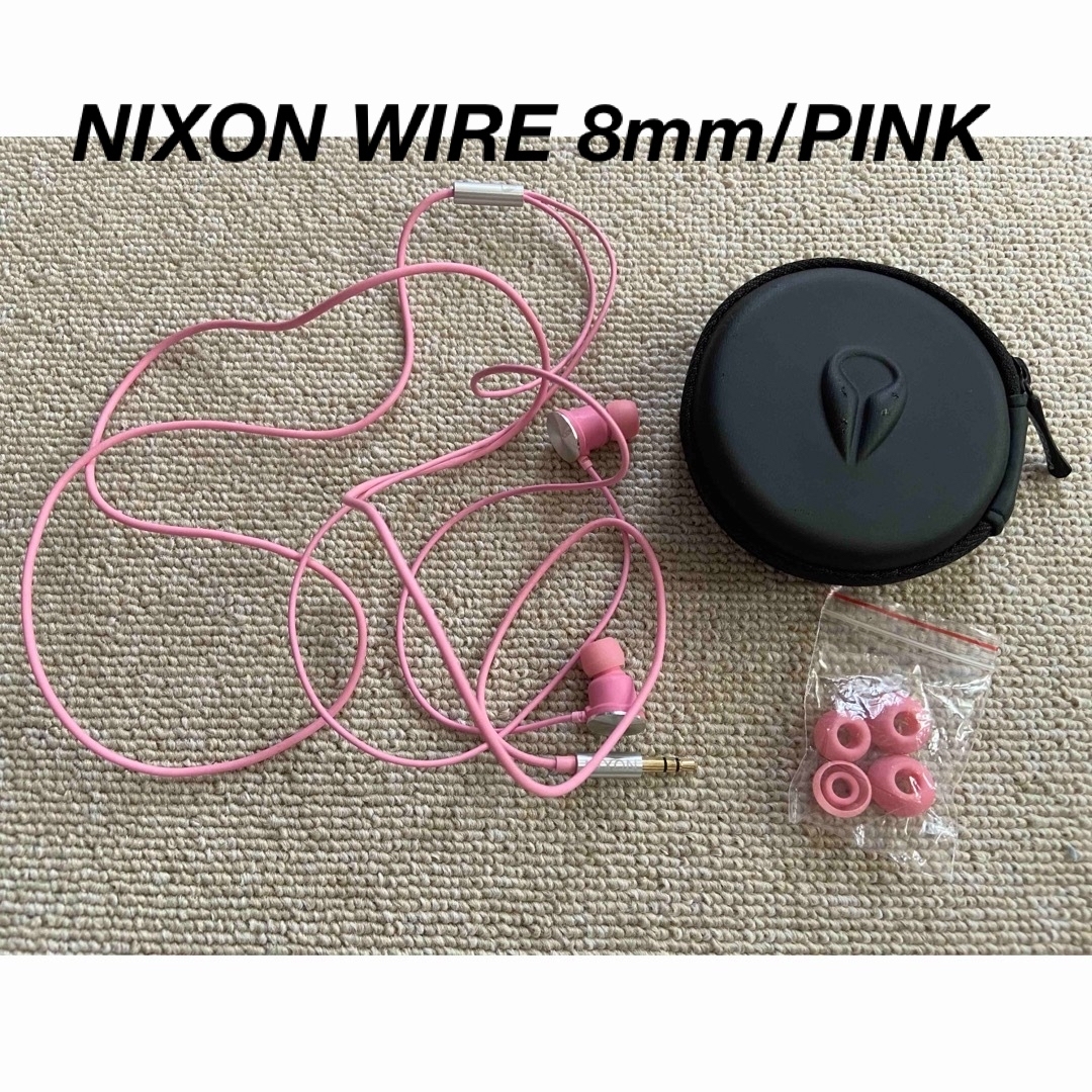 NIXON(ニクソン)の【NIXON】WIRE8mmイヤホン【ピンク有線】 スマホ/家電/カメラのオーディオ機器(ヘッドフォン/イヤフォン)の商品写真