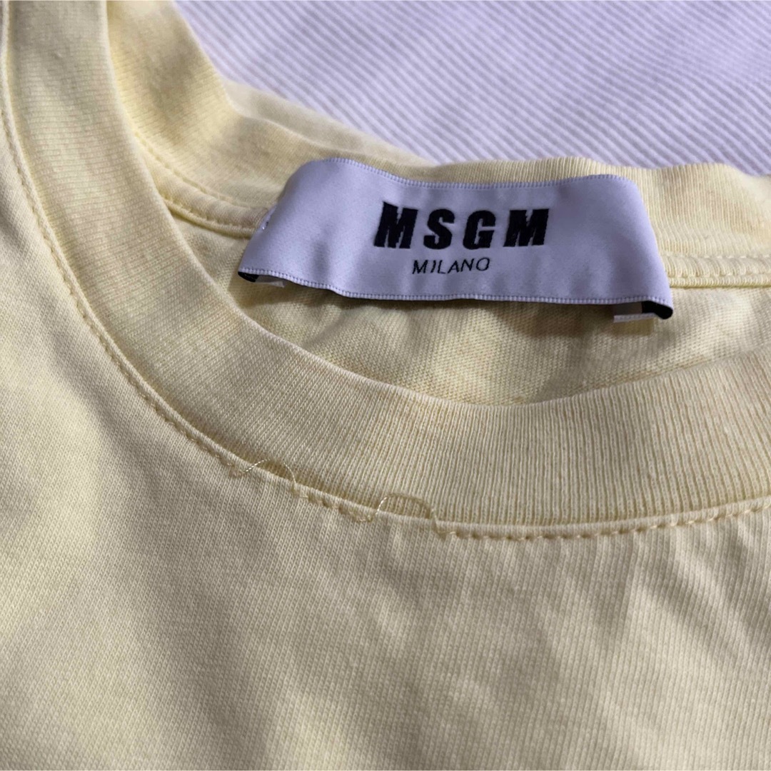MSGM(エムエスジイエム)のMSGM ロゴTシャツ イエロー×ブルー S メンズのトップス(Tシャツ/カットソー(半袖/袖なし))の商品写真