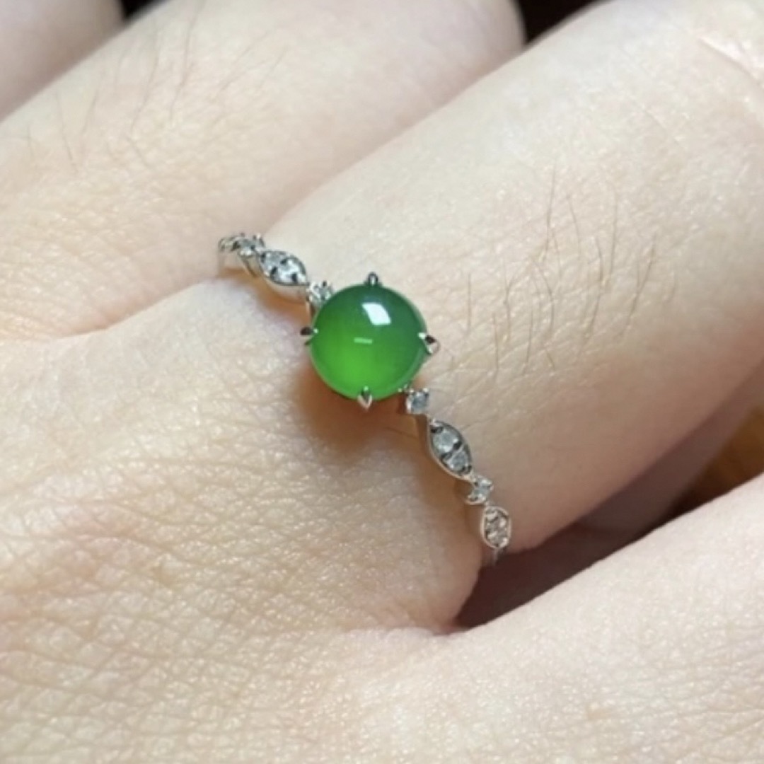 本翡翠指輪　リング　陽緑　k18 ダイヤモンド　可愛い