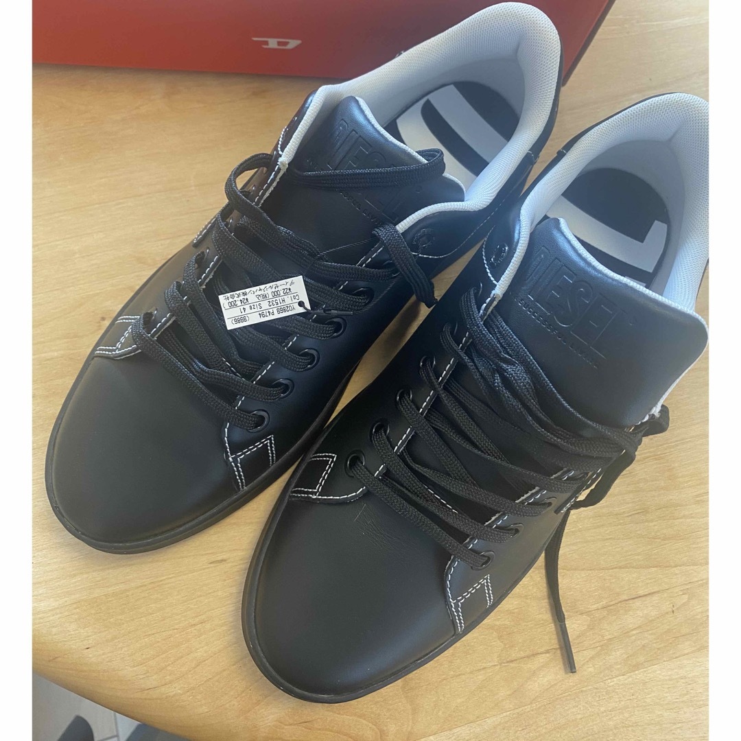 DIESEL(ディーゼル)のDIESEL革レザーコントラストステッチ　ローカットシューズ メンズの靴/シューズ(スニーカー)の商品写真