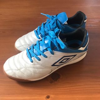 アンブロ(UMBRO)のumbro　室内用シューズ　23.5cm(シューズ)