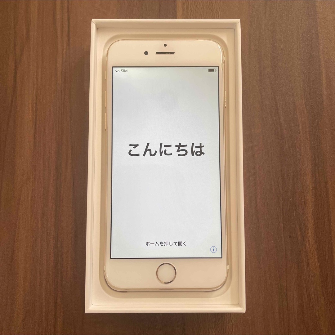 Apple(アップル)のiPhone 6  Gold 16 GB au回線 スマホ/家電/カメラのスマートフォン/携帯電話(スマートフォン本体)の商品写真