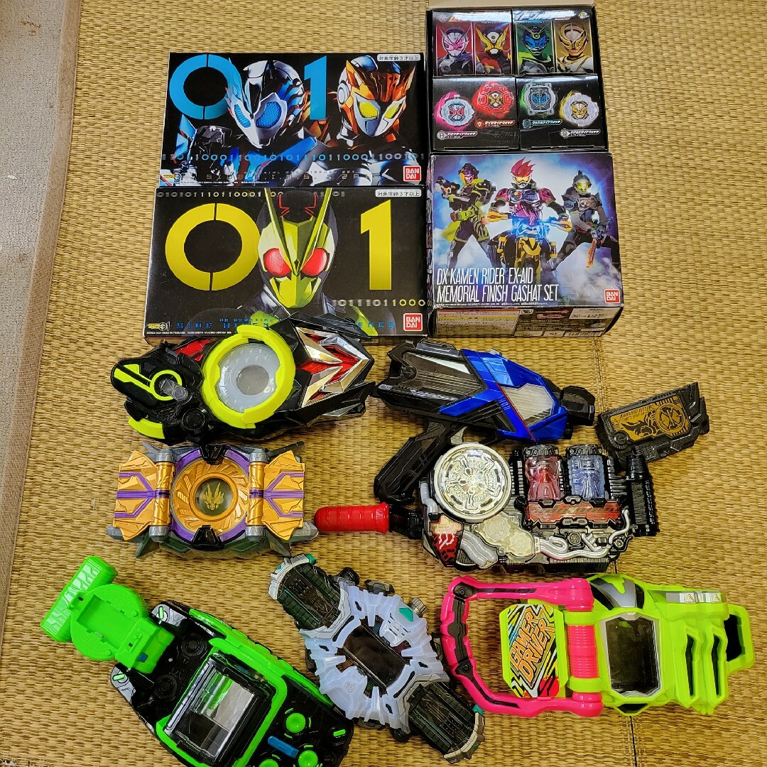 BANDAI - 仮面ライダーゼロワン、ジオウ、エグゼイド メモリアルセット