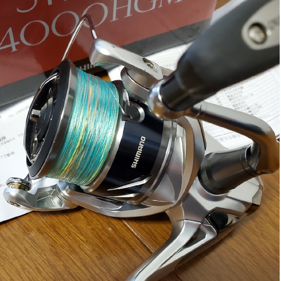 SHIMANO(シマノ)のシマノ リール 15ストラディック 4000HGM スポーツ/アウトドアのフィッシング(リール)の商品写真