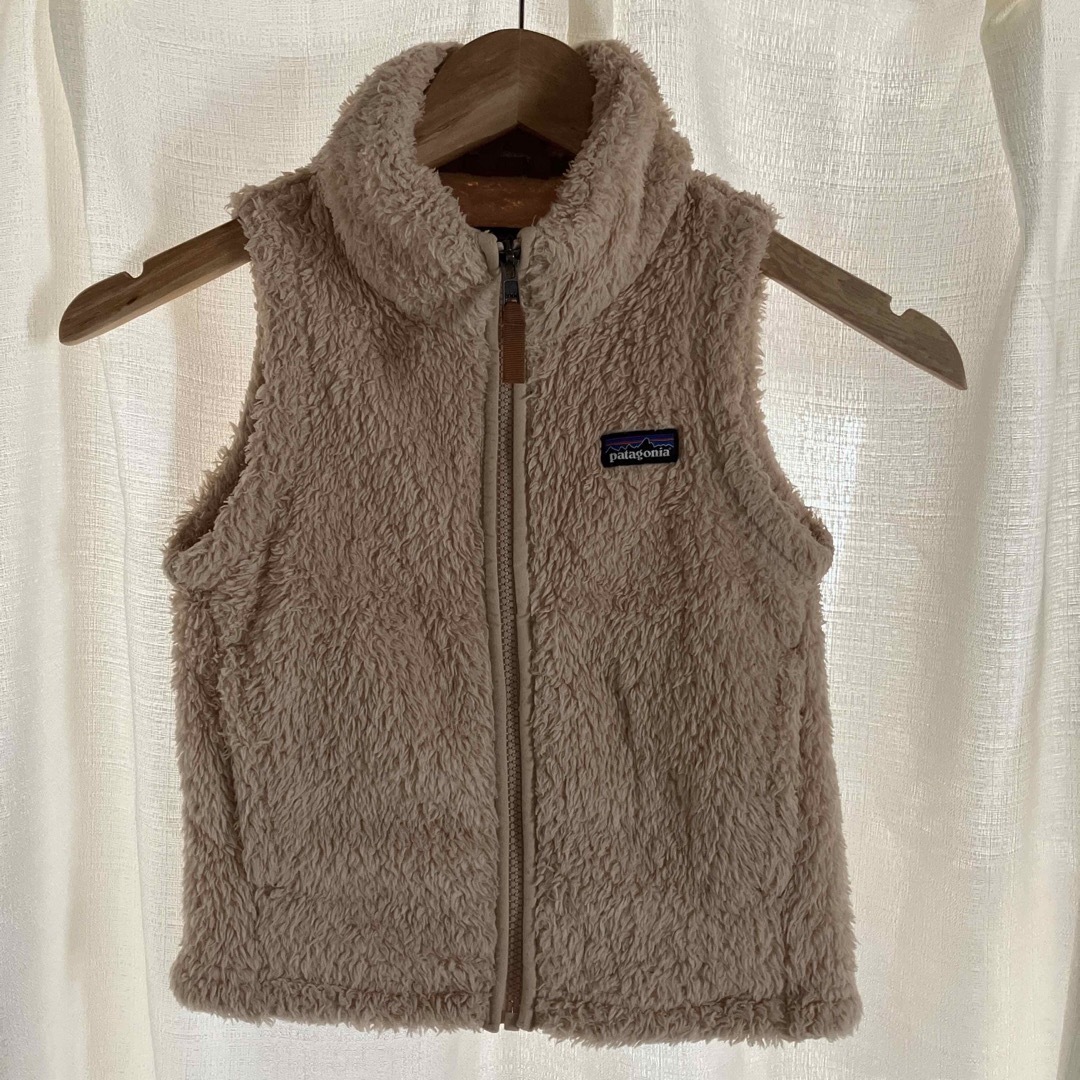 patagonia(パタゴニア)のpatagonia子供用ボアベスト キッズ/ベビー/マタニティのキッズ服男の子用(90cm~)(ジャケット/上着)の商品写真