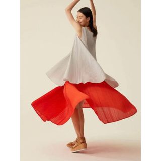 プリーツプリーズイッセイミヤケ(PLEATS PLEASE ISSEY MIYAKE)の【2020年GIOCOSO】 プリーツプリーズ GIOCOSOスカート　 (ロングスカート)