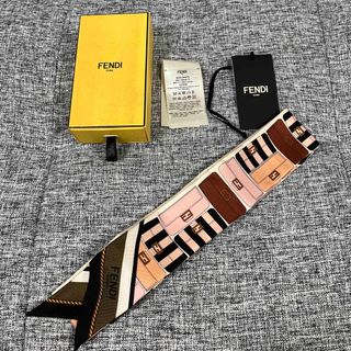 FENDI - 新品タグ付きイタリア製フェンディ○ダブルズッカ柄大判