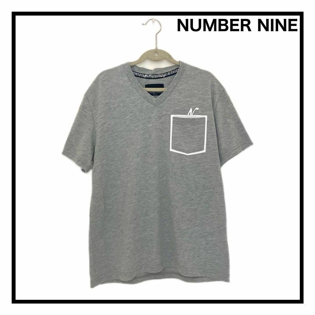 NUMBER (N)INE(ナンバーナイン)のナンバーナイン　Tシャツ　半袖　胸ポケット　ロゴ入り　メンズ　グレー　S メンズのトップス(Tシャツ/カットソー(半袖/袖なし))の商品写真