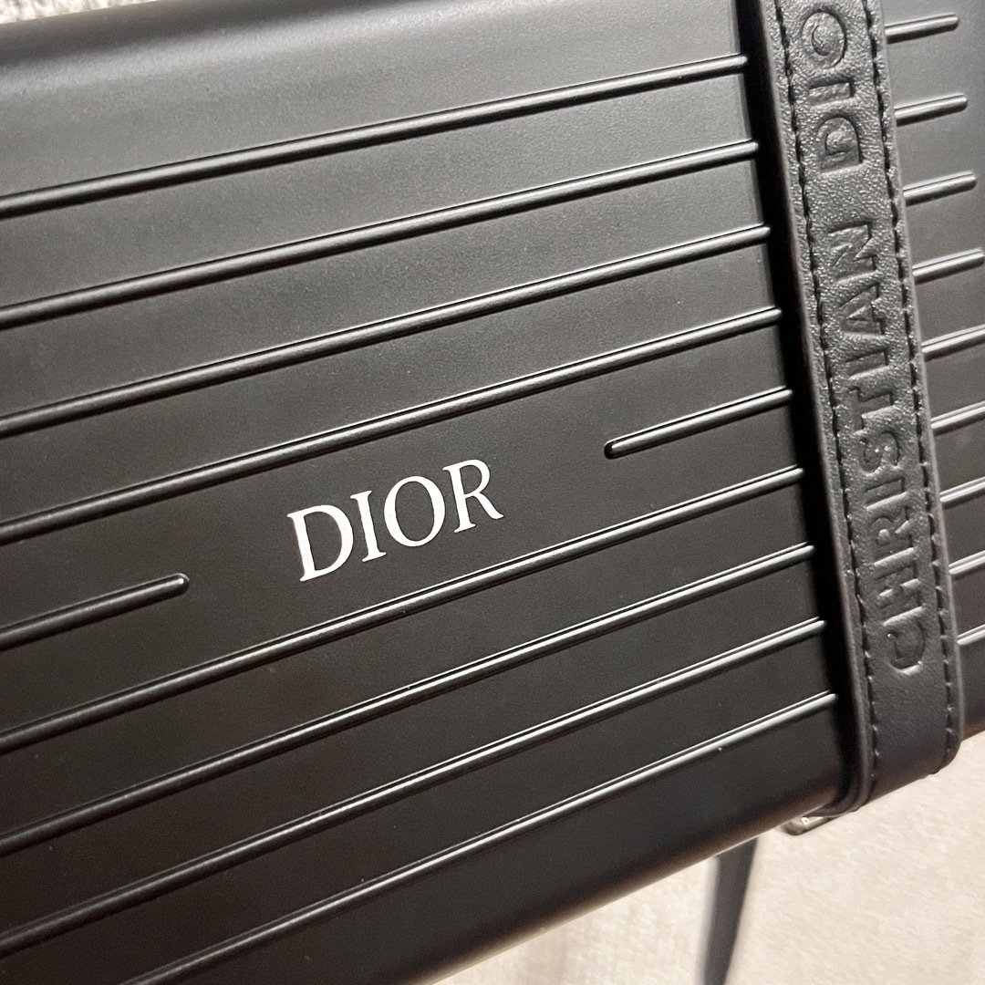 Dior×Rimowaコラボのクロスボディ　ブラック