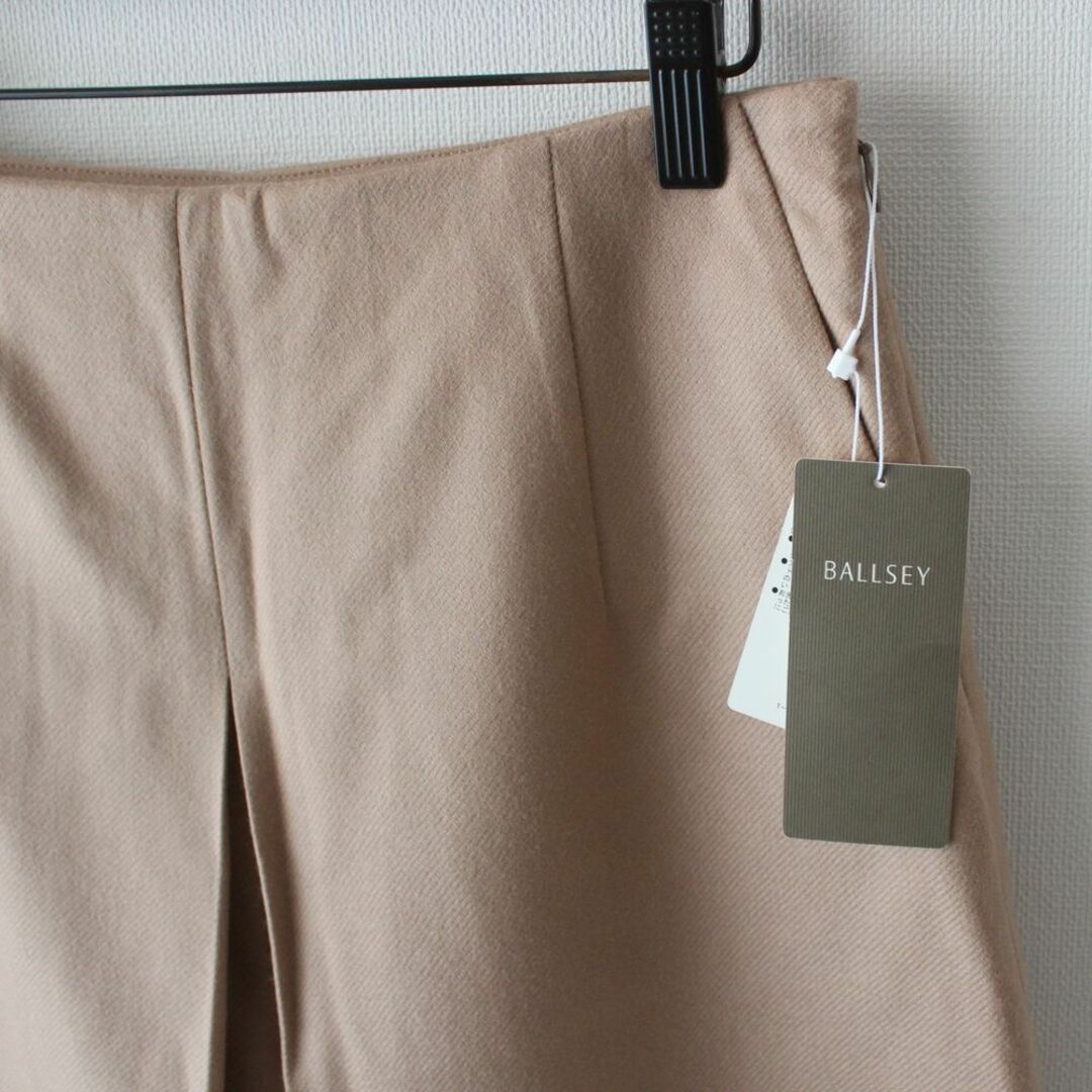 Ballsey(ボールジィ)の新品ボールジィBALLSEY ボールジー　ウール混ショートパンツ38/M レディースのパンツ(キュロット)の商品写真