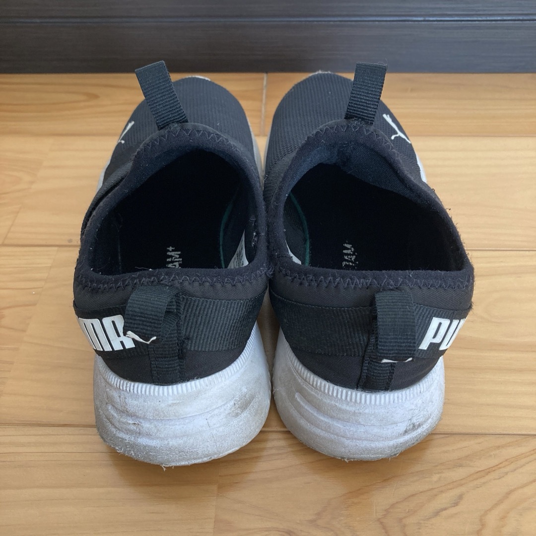 PUMA(プーマ)のプーマ　キッズスリッポン　20センチ キッズ/ベビー/マタニティのキッズ靴/シューズ(15cm~)(スリッポン)の商品写真