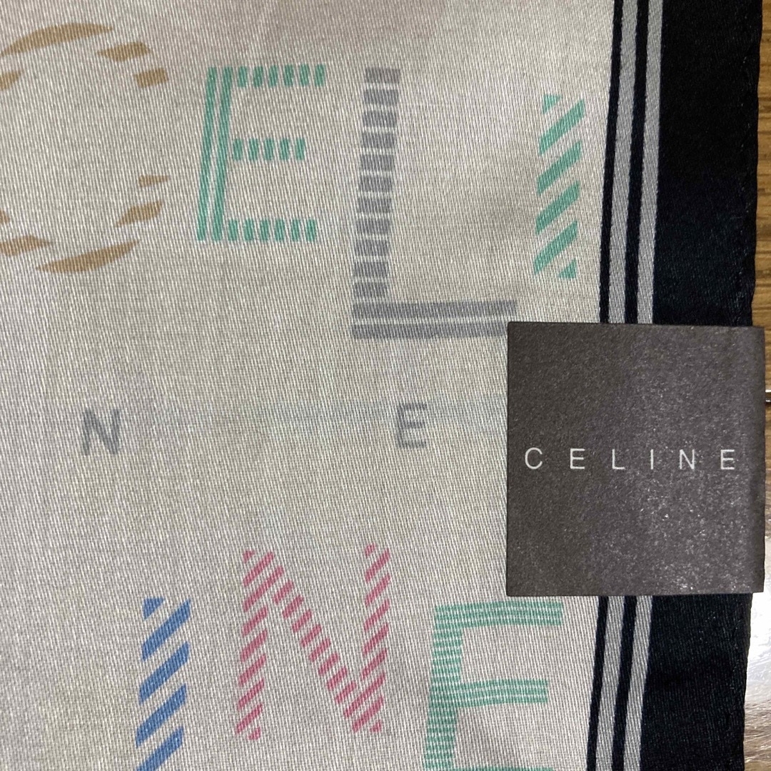 celine(セリーヌ)のセリーヌ　大判サイズ　廃盤品貴重 レディースのファッション小物(ハンカチ)の商品写真