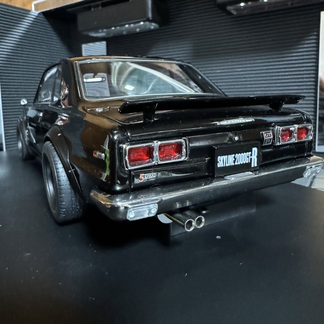 絶版未展示品 オートアート1/18GT-R(KPGC10)チューンドバージョン