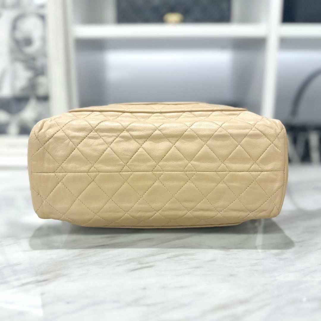美品☆ シャネル ハンドバッグ デカココ ベージュ ラムスキン 4 美品☆ シャネル ハンドバッグ デカココ ベージュ ラムスキン 4