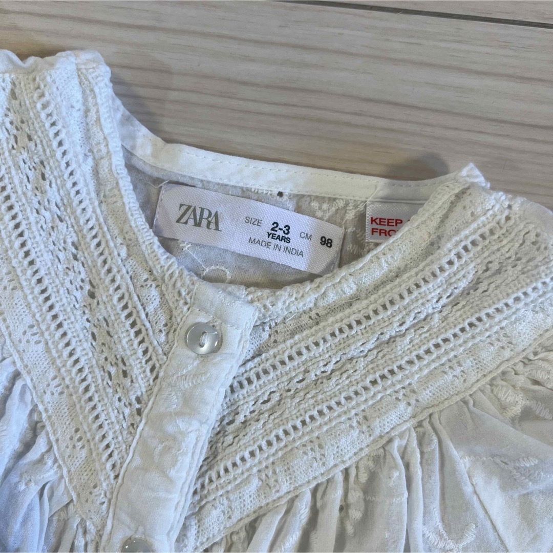 ZARA(ザラ)のZARA 半袖ブラウス 2-3years キッズ/ベビー/マタニティのキッズ服女の子用(90cm~)(ブラウス)の商品写真