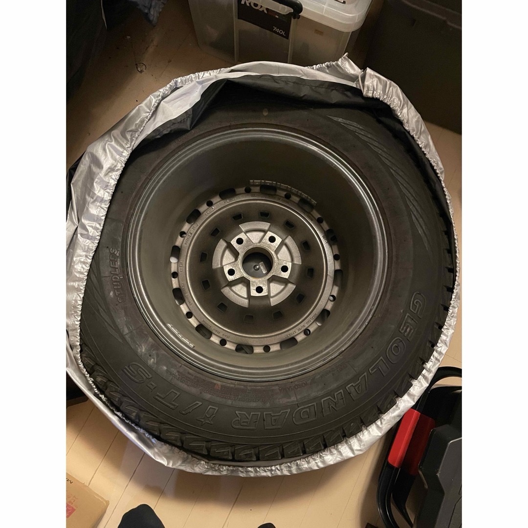 ブラックライノ アーセナル スタッドレスセット 自動車/バイクの自動車(タイヤ・ホイールセット)の商品写真