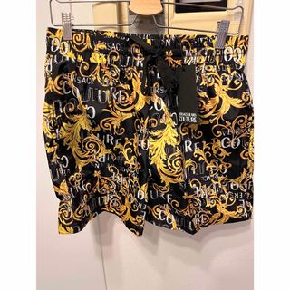 VERSACE(ショートパンツ)のフリマアイテム一覧 VERSACE(ショートパンツ)のフリマアイテム一覧