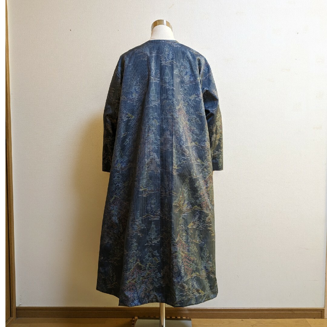 SOLD　着物リメイク　ノーカラーコート　大島紬　M〜L レディースのジャケット/アウター(ロングコート)の商品写真