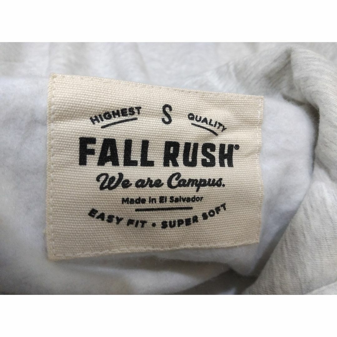 2003y【秋冬コーデ】FALL RUSH US古着 ロゴ入りプリントパーカー メンズのトップス(パーカー)の商品写真