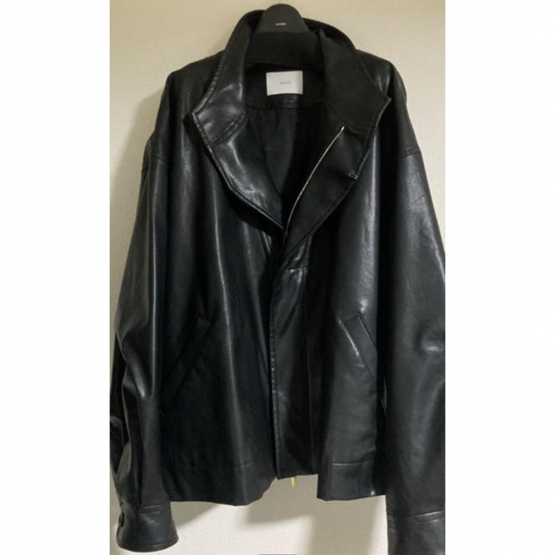 OVER SLEEVE FAKE LEATHER JACKET