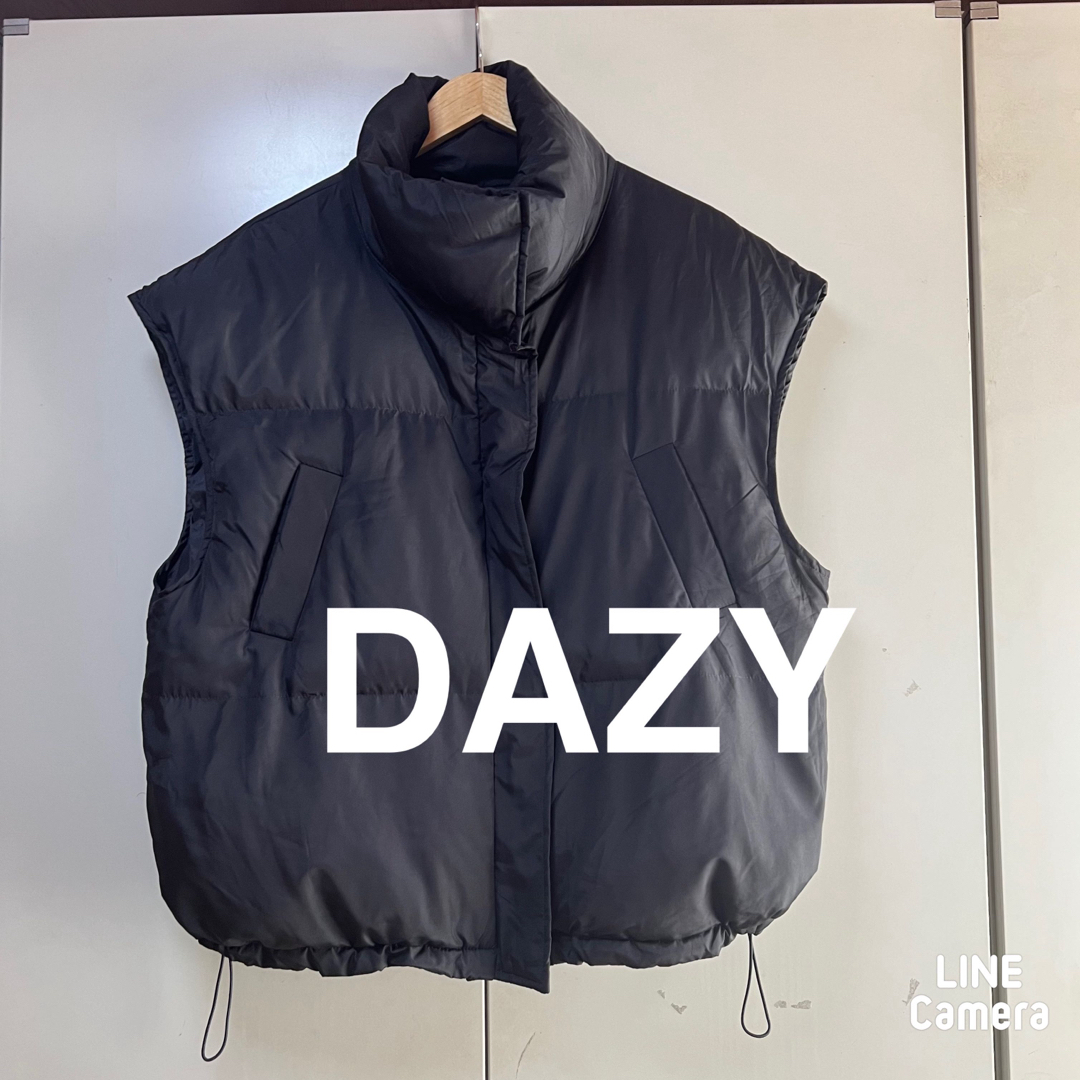 DazyClair(デイジークレア)のDAZY 中綿ビックベスト　黒　M レディースのジャケット/アウター(ダウンベスト)の商品写真