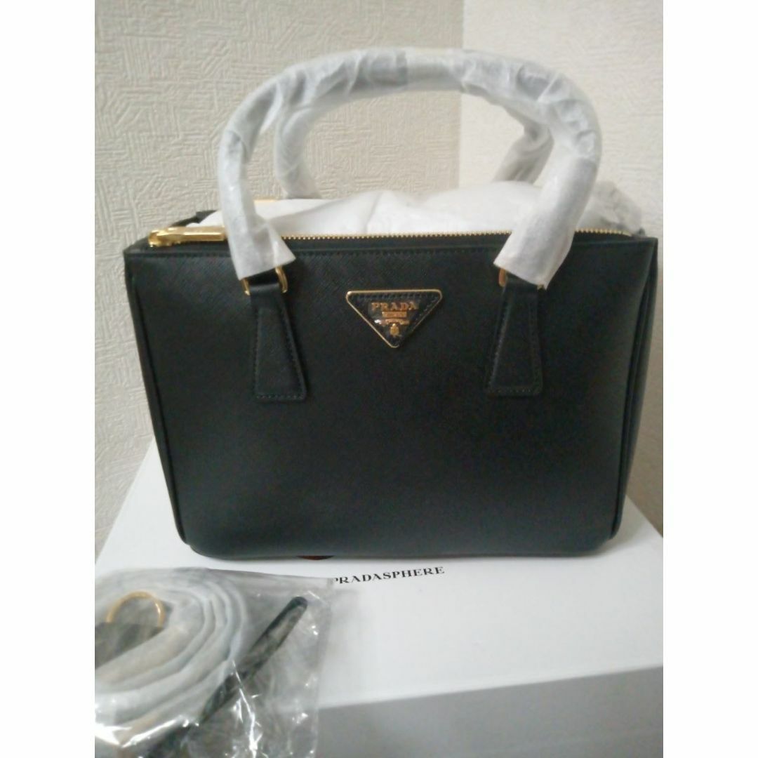 prada galleria saffiano leather bag (M)