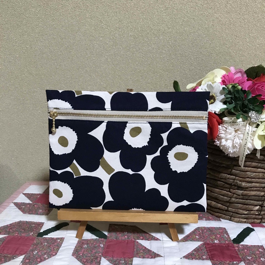 marimekko(マリメッコ)のマリメッコ    生地　ハンドメイド　ぺったんこポーチ　フラットポーチ ハンドメイドのファッション小物(ポーチ)の商品写真