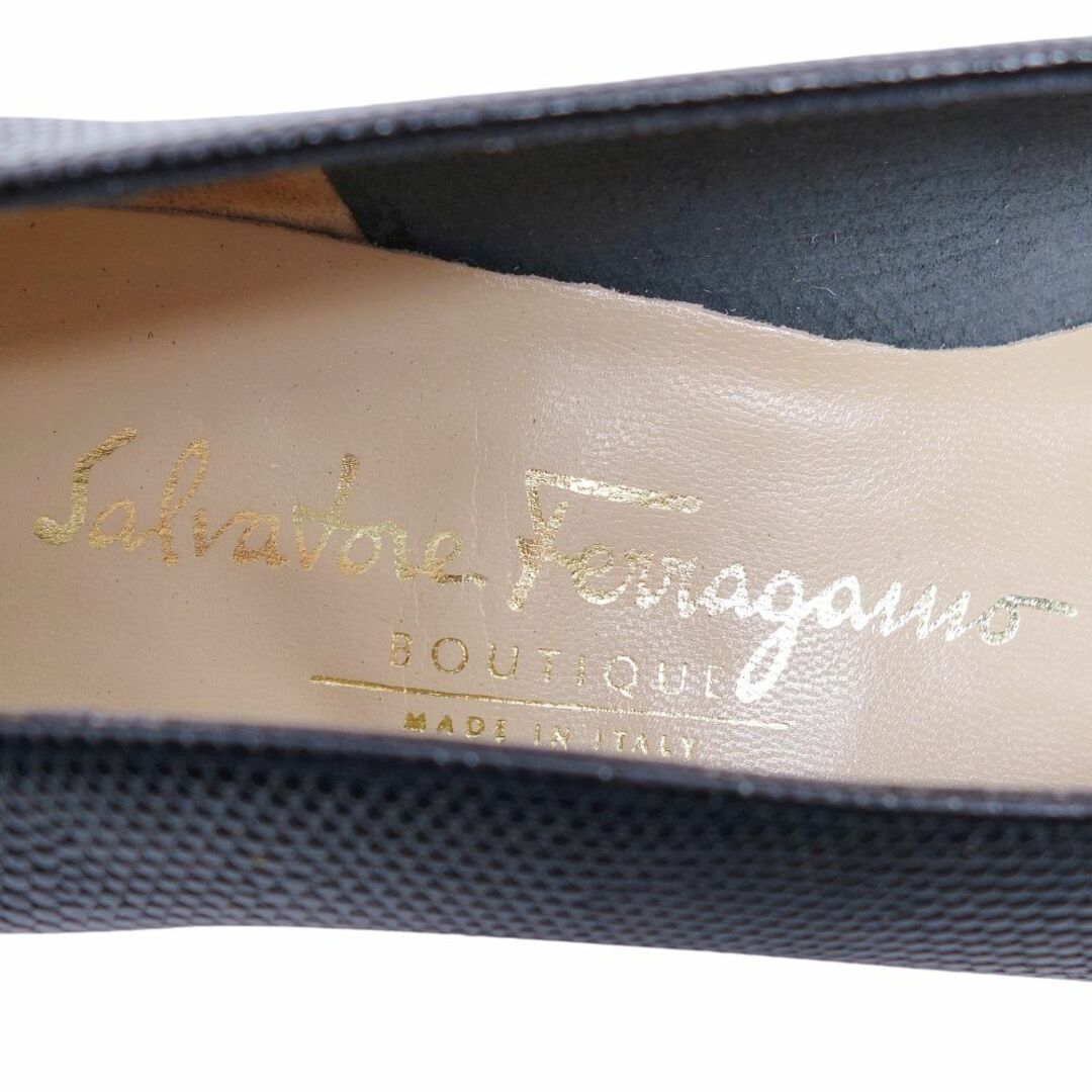 Salvatore Ferragamo(サルヴァトーレフェラガモ)の未使用 サルヴァトーレ フェラガモ Salvatore Ferragamo パンプス ヴァラ リザード型押し ヒール シューズ 靴 レディース イタリア製 5 1/2C(23cm相当) ブラック レディースの靴/シューズ(ハイヒール/パンプス)の商品写真