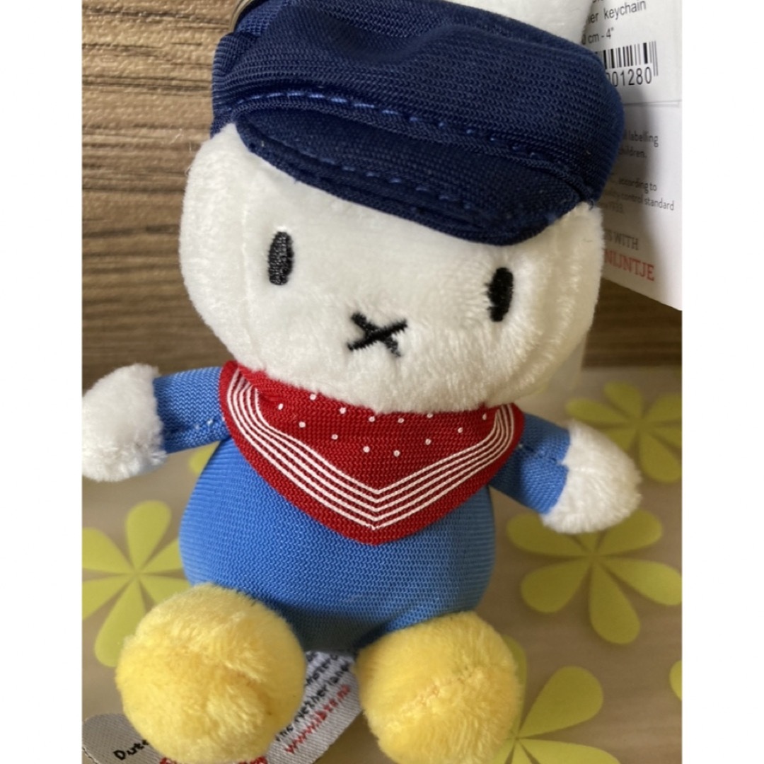 miffy(ミッフィー)の限定  ミッフィー ※ オランダ購入 帽子&スカーフ　キーリング チャーム レディースのアクセサリー(チャーム)の商品写真