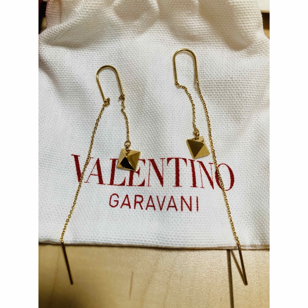 valentino garavani(ヴァレンティノガラヴァーニ)の【新品未使用品】VALENTINO GARAVANIスタッズピアス レディースのアクセサリー(ピアス)の商品写真