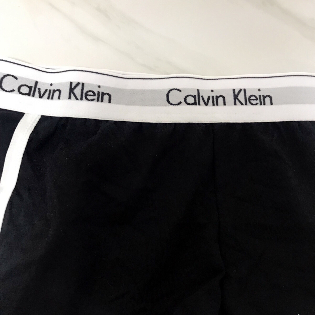 ck Calvin Klein(シーケーカルバンクライン)のカルバンクライン　ck ショートパンツ ブラック➕グレー 下着 Sサイズ レディースのパンツ(ショートパンツ)の商品写真