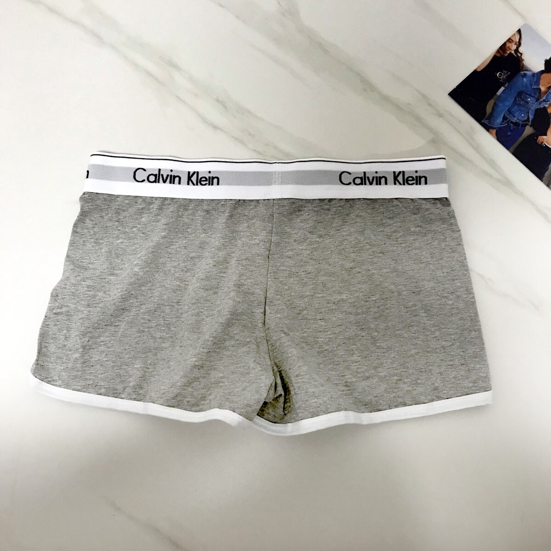 ck Calvin Klein(シーケーカルバンクライン)のカルバンクライン　ck ショートパンツ ブラック➕グレー 下着 Sサイズ レディースのパンツ(ショートパンツ)の商品写真