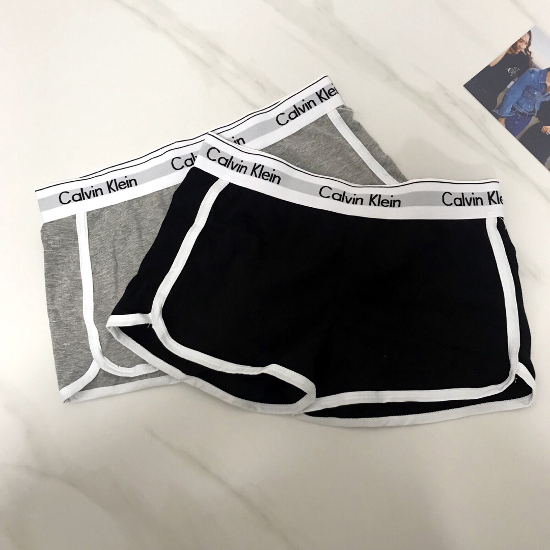 ck Calvin Klein(シーケーカルバンクライン)のカルバンクライン　ck ショートパンツ ブラック➕グレー 下着 Sサイズ レディースのパンツ(ショートパンツ)の商品写真