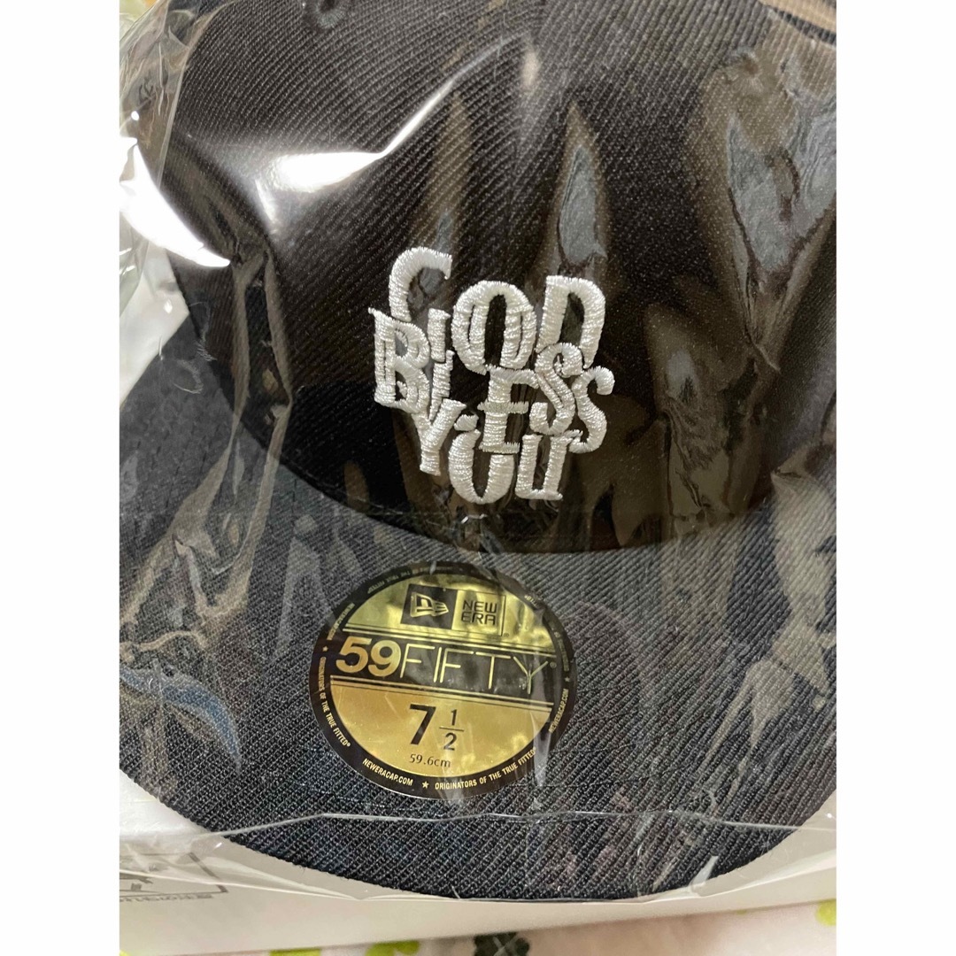 NEW ERA(ニューエラー)のGODBLESSYOU キャップ EXAMPLE ニューエラ MFC STORE メンズの帽子(キャップ)の商品写真