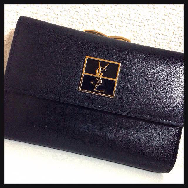 【新品】 YSL イヴ・サンローラン 二つ折り財布 早い者勝