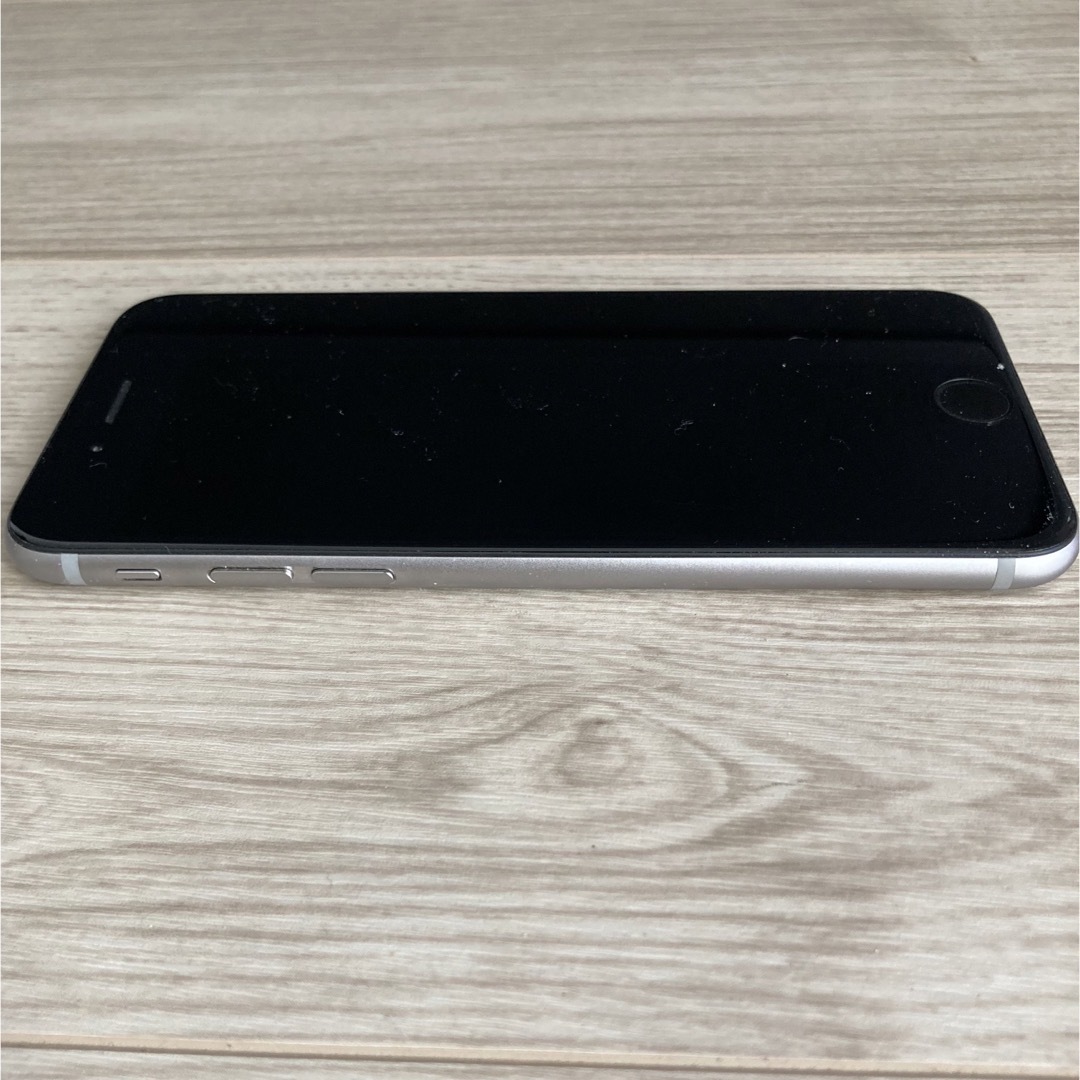iPhone(アイフォーン)の【再値下げ】iPhone 6 Space Gray 16 GB SIMフリー スマホ/家電/カメラのスマートフォン/携帯電話(スマートフォン本体)の商品写真