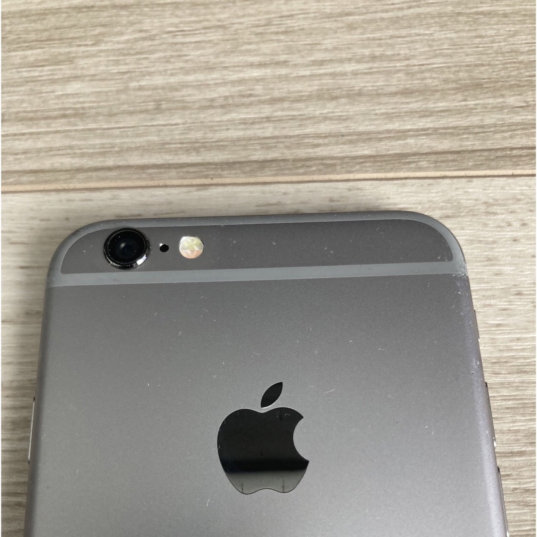 iPhone(アイフォーン)の【再値下げ】iPhone 6 Space Gray 16 GB SIMフリー スマホ/家電/カメラのスマートフォン/携帯電話(スマートフォン本体)の商品写真