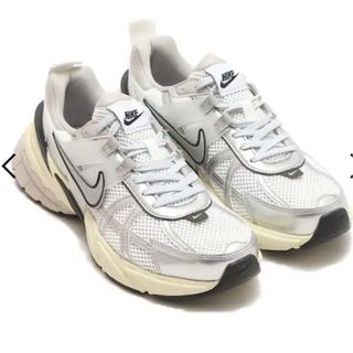 ナイキ(NIKE)のNIKE W V2K RUN SUMMIT METALLIC SILVER 24(スニーカー)