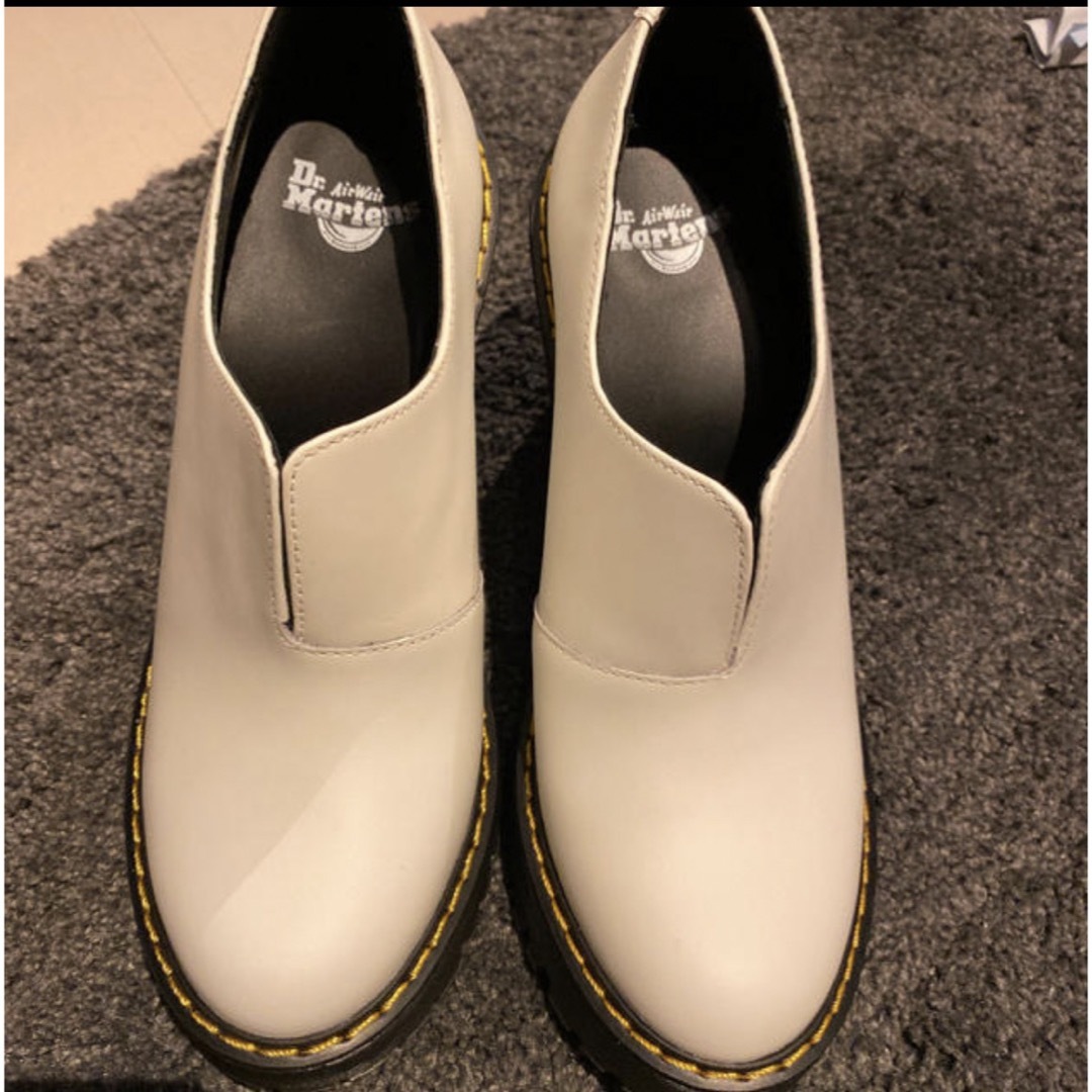 Dr.Martens(ドクターマーチン)のDr Martens  ホワイトヒールパンプス24cm レディースの靴/シューズ(ハイヒール/パンプス)の商品写真