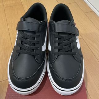 ヴァンズ(VANS)のVANS  FALKEN   ブラック　22センチ　新品(スニーカー)