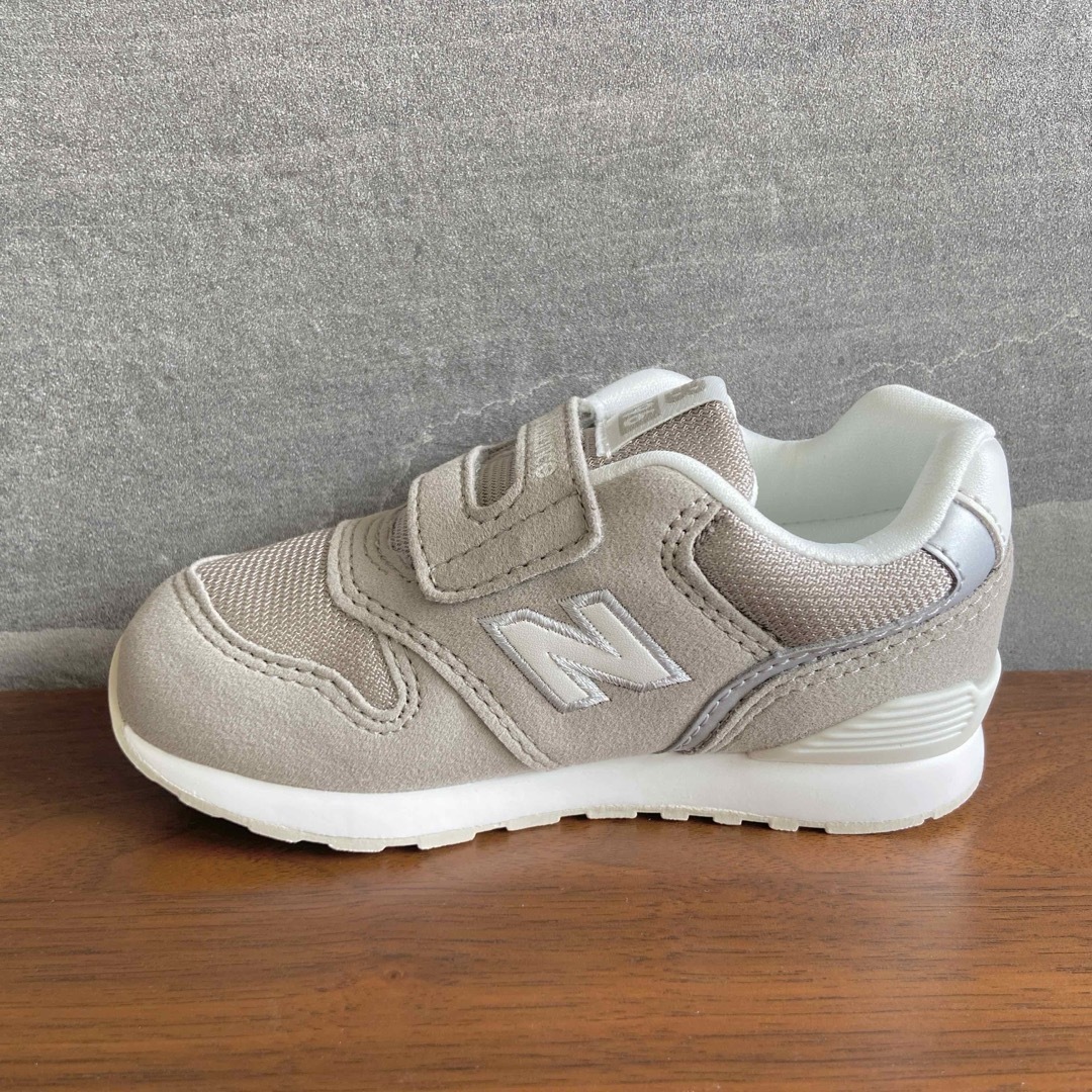 New Balance - 【新品】13センチ グレージュ ニューバランス New Balance - 【新品】13センチ グレージュ ニューバランス
